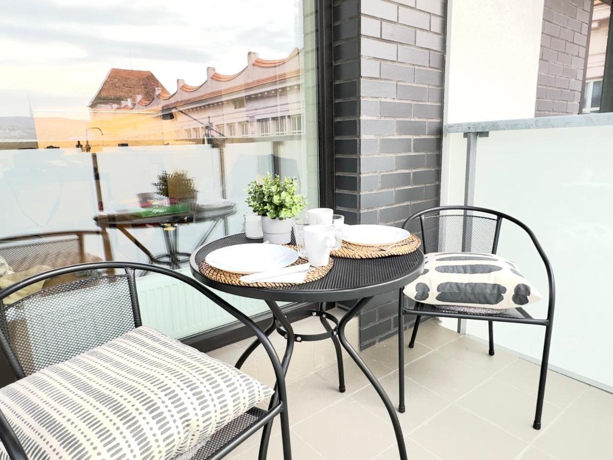 Yarn - Brand New - Free Parking - Balcony With City View - Central Shopping Mall Bratislava Exterior foto